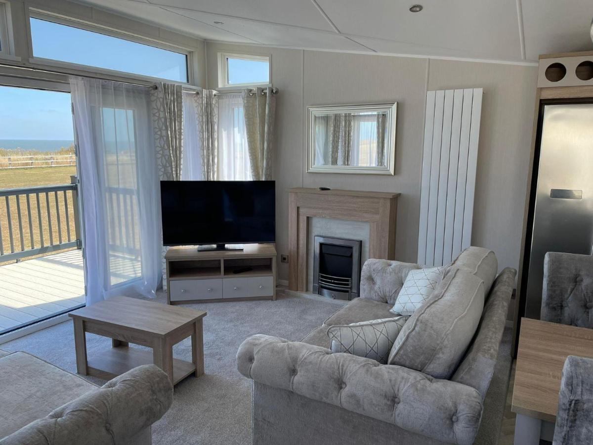 Stunning Caravan With Full Sea Views At Broadland Sands In Suffolk Ref 20236Bs Hopton on Sea Eksteriør billede